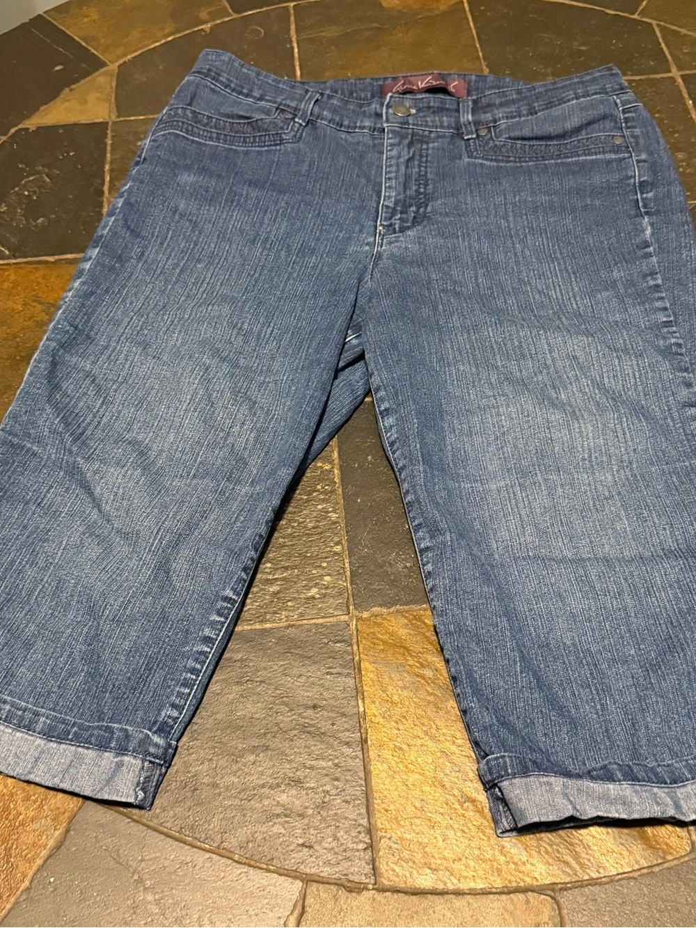 Gloria Vanderbilt Medium Blue Denim Capris with Cuffed Hem
